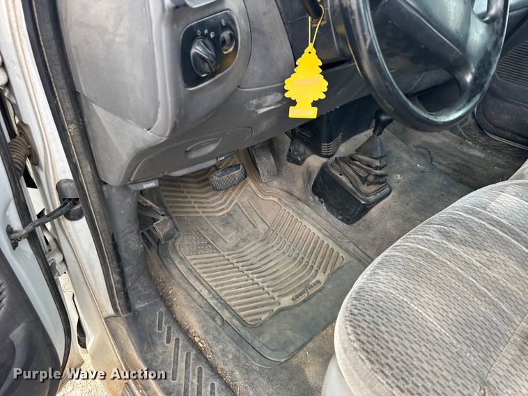 image for item FB7406 2001 Ford F150 Ext. Cab pickup truck