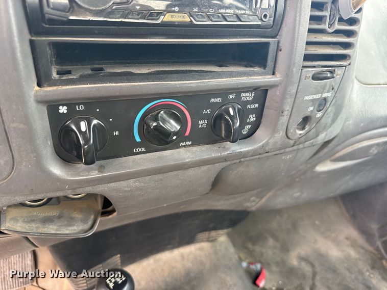 image for item FB7406 2001 Ford F150 Ext. Cab pickup truck