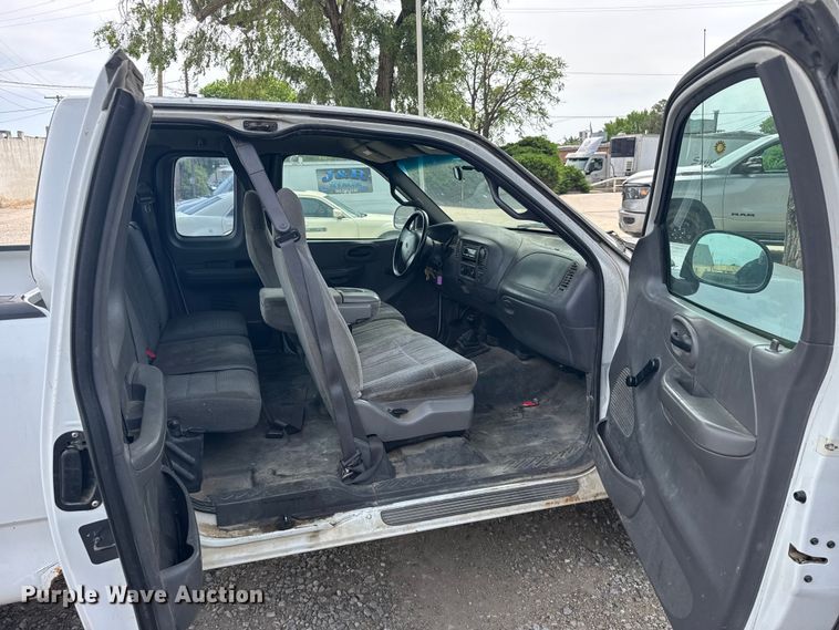 image for item FB7406 2001 Ford F150 Ext. Cab pickup truck