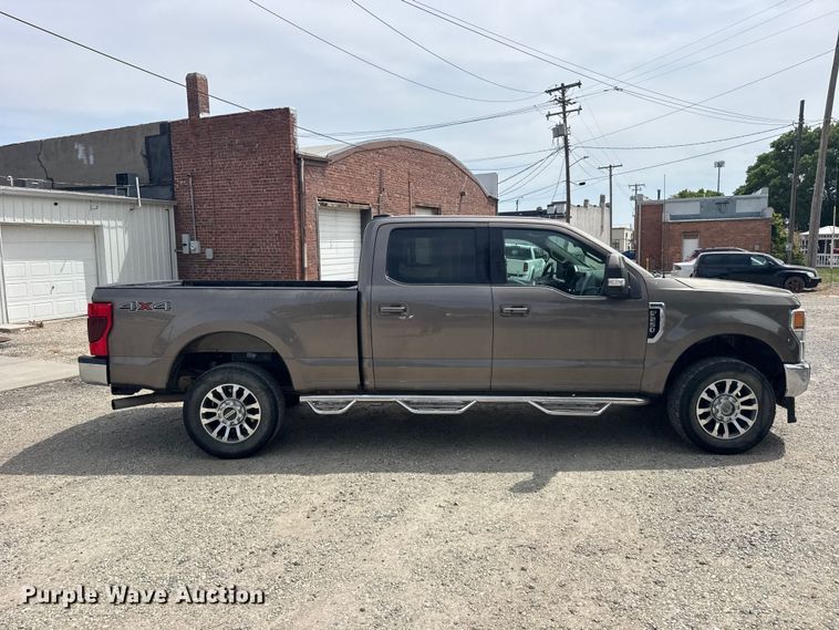 image for item FB7407 2021 Ford F-250 Crew Cab pickup truck
