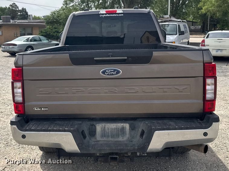 image for item FB7407 2021 Ford F-250 Crew Cab pickup truck