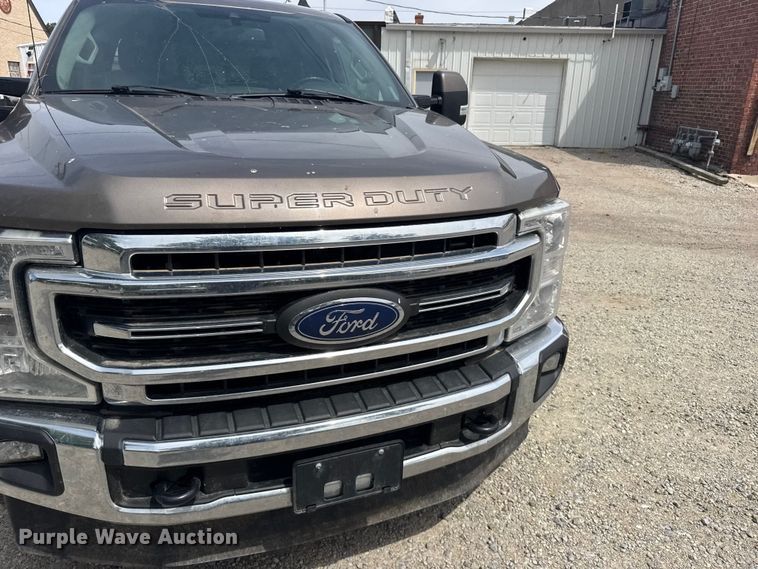 image for item FB7407 2021 Ford F-250 Crew Cab pickup truck