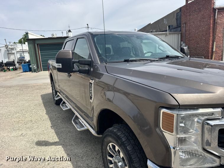 image for item FB7407 2021 Ford F-250 Crew Cab pickup truck