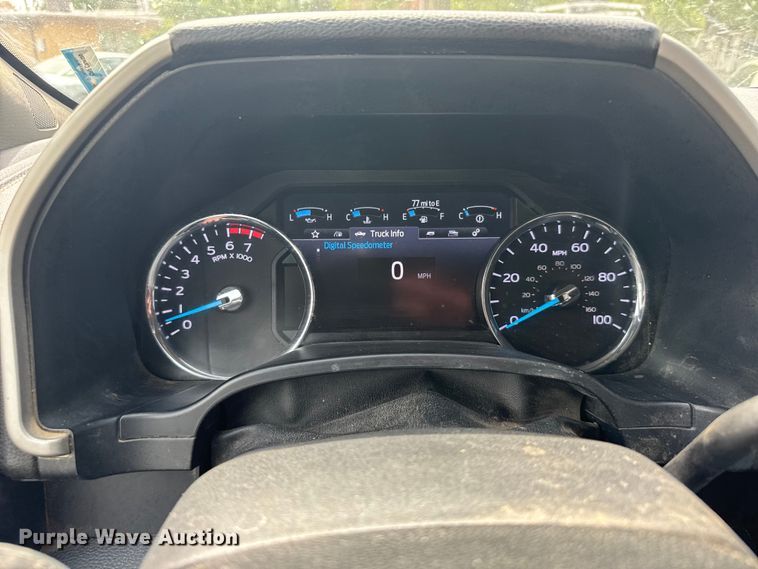 image for item FB7407 2021 Ford F-250 Crew Cab pickup truck