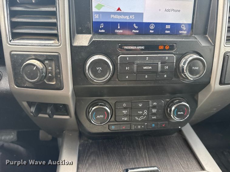 image for item FB7407 2021 Ford F-250 Crew Cab pickup truck