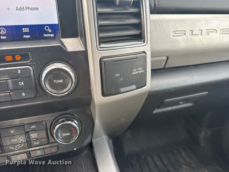 image for item FB7407 2021 Ford F-250 Crew Cab pickup truck