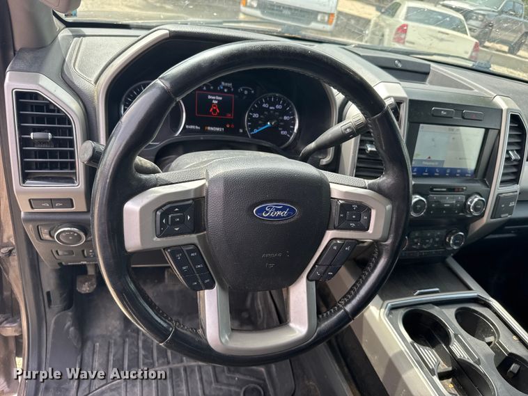 image for item FB7407 2021 Ford F-250 Crew Cab pickup truck