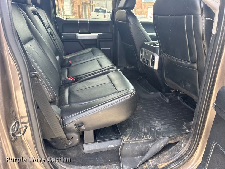 image for item FB7407 2021 Ford F-250 Crew Cab pickup truck