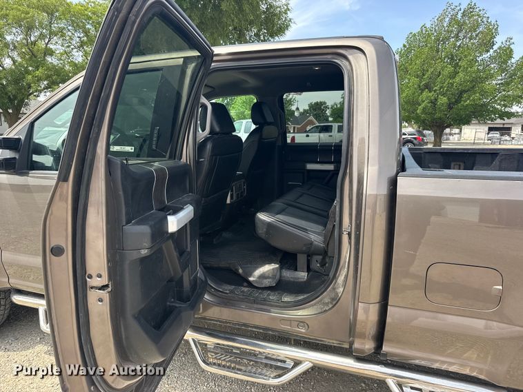 image for item FB7407 2021 Ford F-250 Crew Cab pickup truck
