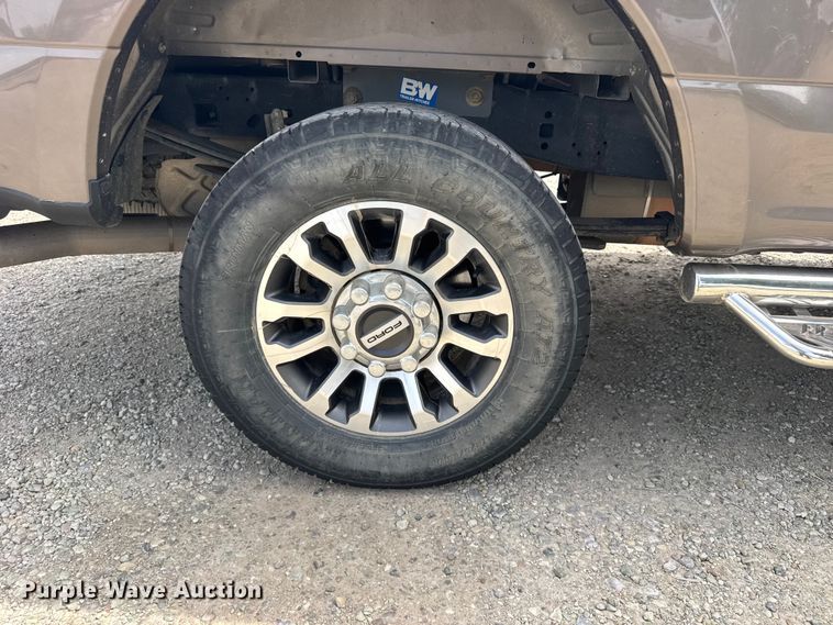 image for item FB7407 2021 Ford F-250 Crew Cab pickup truck