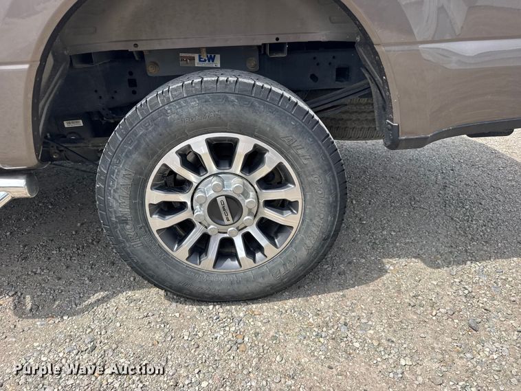 image for item FB7407 2021 Ford F-250 Crew Cab pickup truck