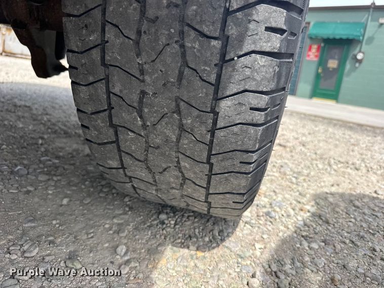 image for item FB7407 2021 Ford F-250 Crew Cab pickup truck