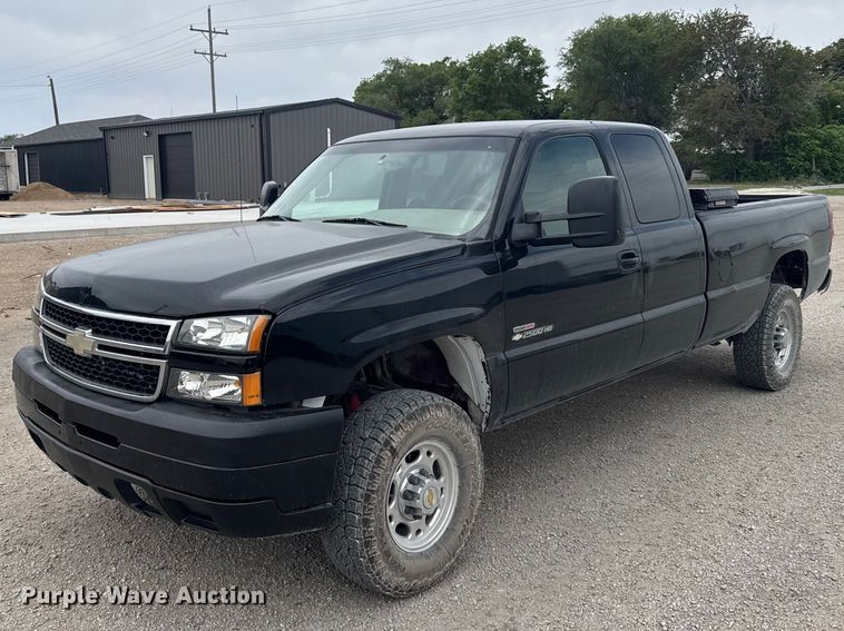 image for item FB7409 2005 GMC Sierra Ext. Cab pickup truck