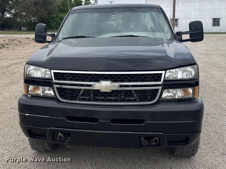 image for item FB7409 2005 GMC Sierra Ext. Cab pickup truck