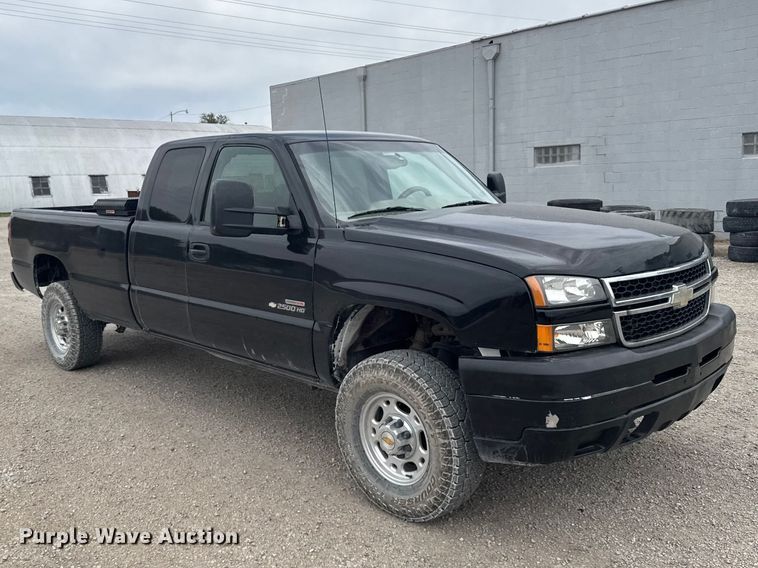 image for item FB7409 2005 GMC Sierra Ext. Cab pickup truck