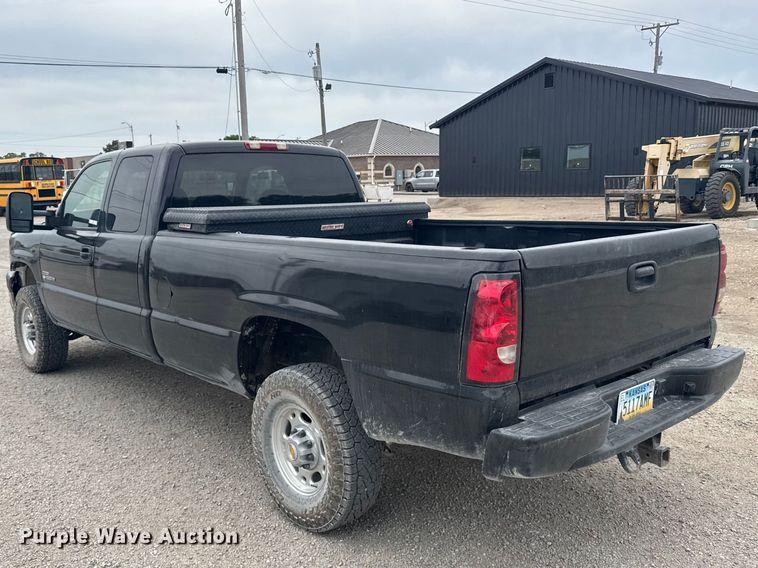 image for item FB7409 2005 GMC Sierra Ext. Cab pickup truck
