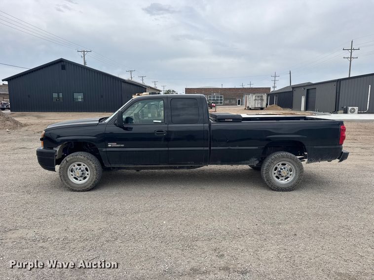 image for item FB7409 2005 GMC Sierra Ext. Cab pickup truck