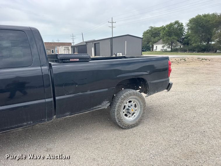 image for item FB7409 2005 GMC Sierra Ext. Cab pickup truck