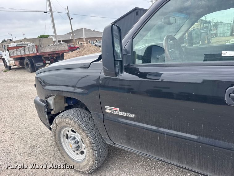 image for item FB7409 2005 GMC Sierra Ext. Cab pickup truck