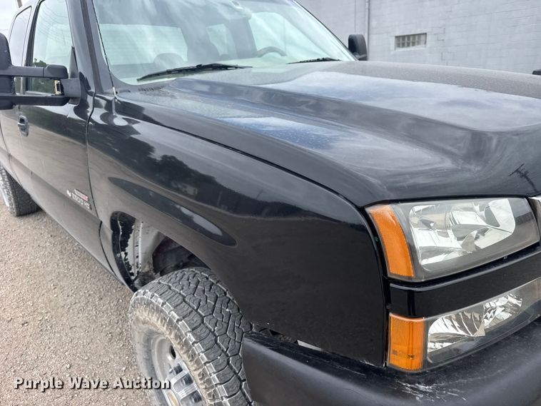 image for item FB7409 2005 GMC Sierra Ext. Cab pickup truck