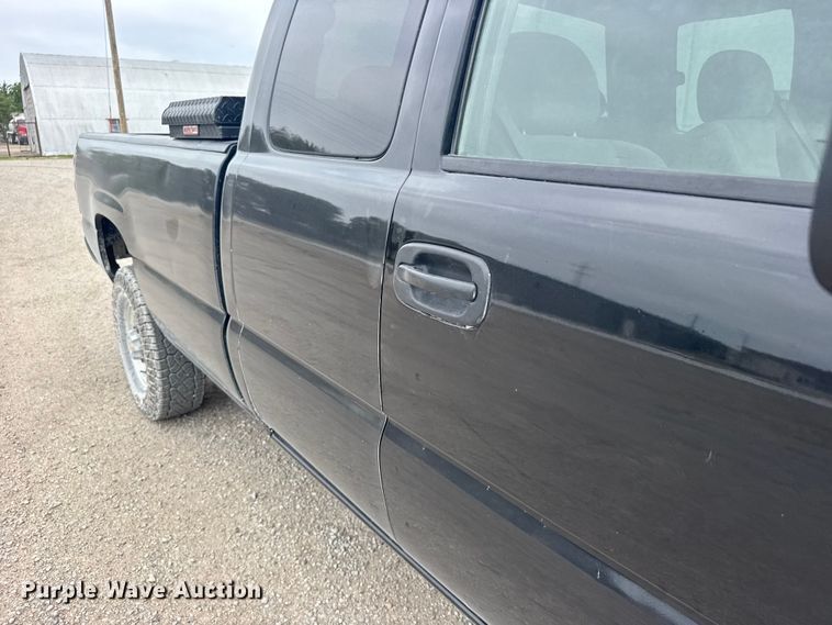 image for item FB7409 2005 GMC Sierra Ext. Cab pickup truck