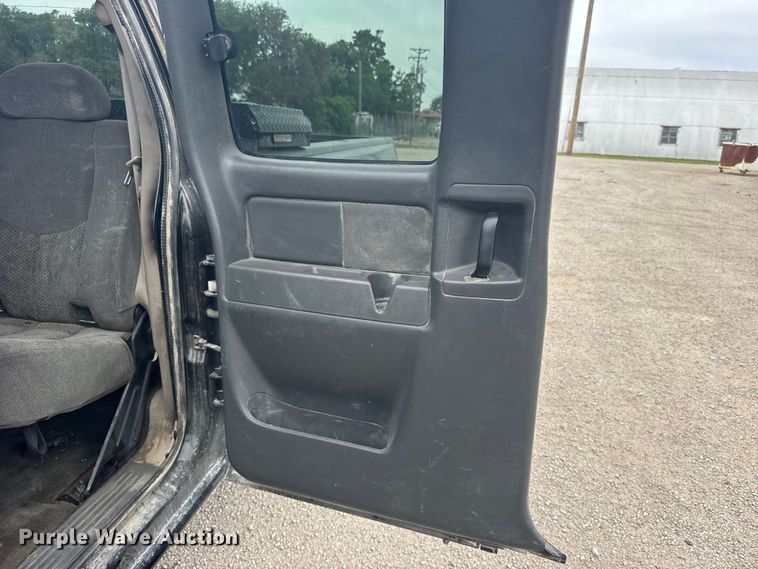 image for item FB7409 2005 GMC Sierra Ext. Cab pickup truck