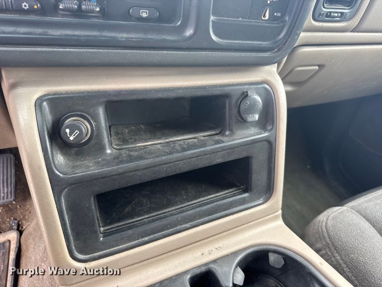 image for item FB7409 2005 GMC Sierra Ext. Cab pickup truck