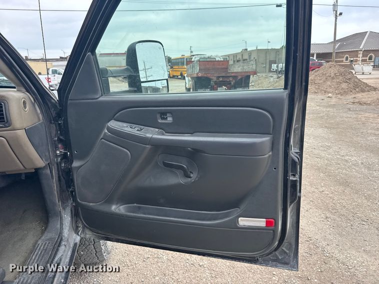 image for item FB7409 2005 GMC Sierra Ext. Cab pickup truck