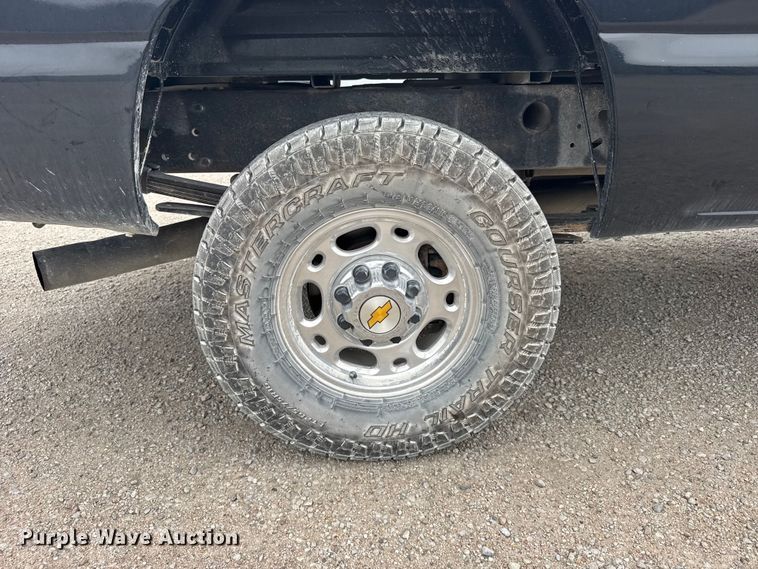 image for item FB7409 2005 GMC Sierra Ext. Cab pickup truck