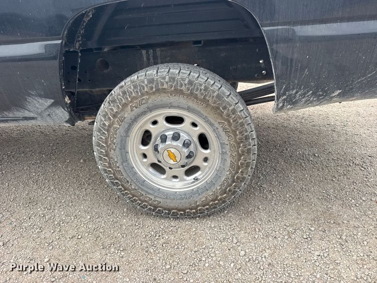 image for item FB7409 2005 GMC Sierra Ext. Cab pickup truck