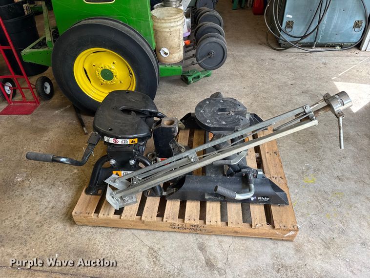 image for item FB7415 (2) fifth wheel hitches