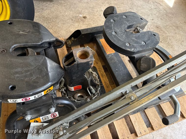 image for item FB7415 (2) fifth wheel hitches