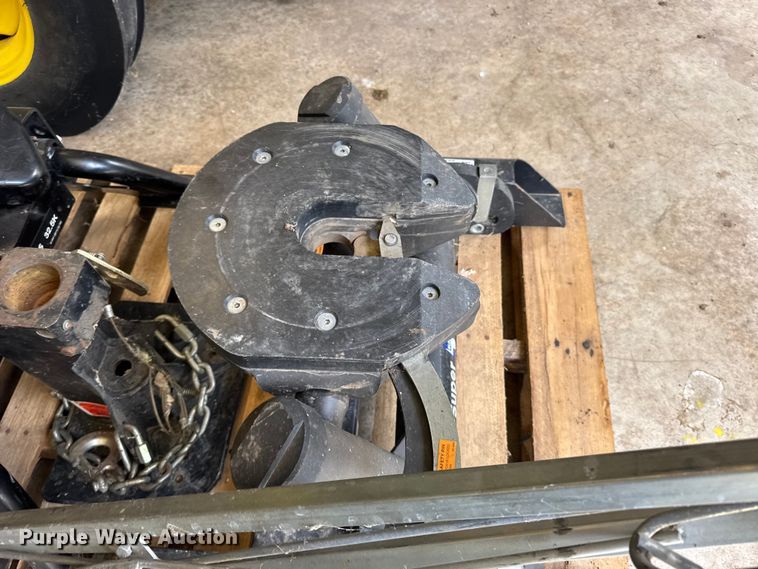 image for item FB7415 (2) fifth wheel hitches