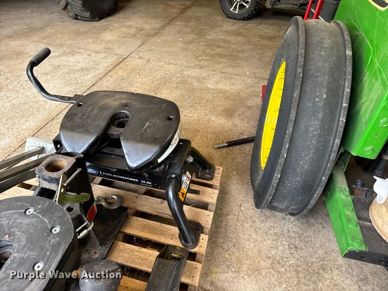 image for item FB7415 (2) fifth wheel hitches