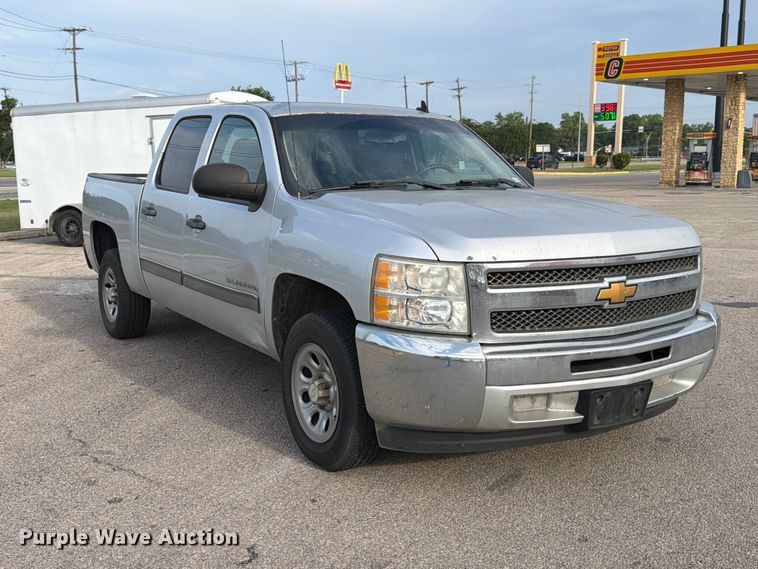 image for item FB8166 2013 Chevrolet Silverado Crew Cab pickup truck
