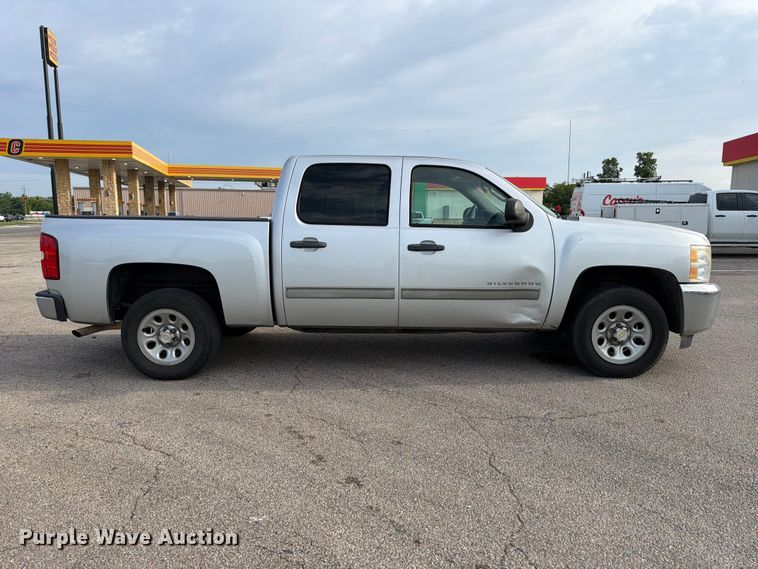 image for item FB8166 2013 Chevrolet Silverado Crew Cab pickup truck