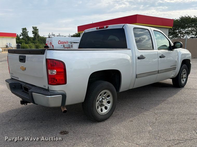 image for item FB8166 2013 Chevrolet Silverado Crew Cab pickup truck