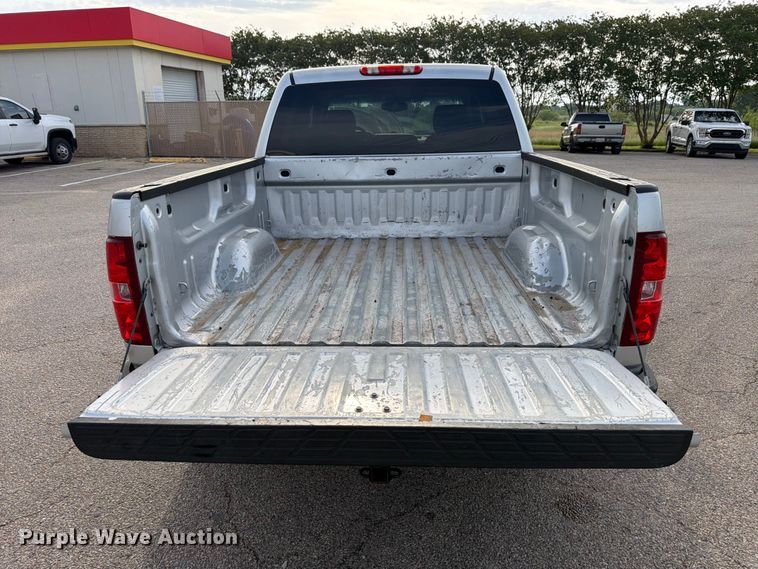 image for item FB8166 2013 Chevrolet Silverado Crew Cab pickup truck