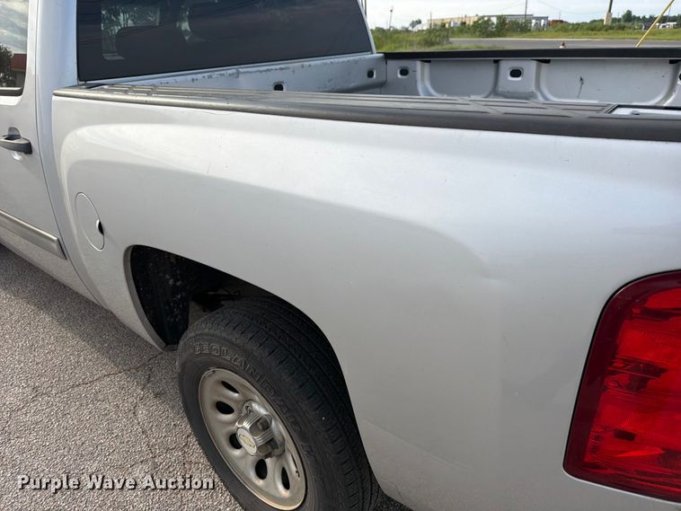 image for item FB8166 2013 Chevrolet Silverado Crew Cab pickup truck
