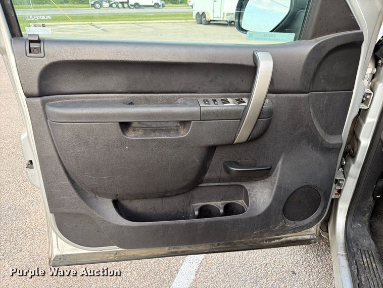 image for item FB8166 2013 Chevrolet Silverado Crew Cab pickup truck