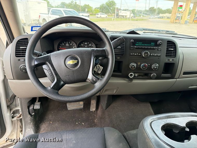 image for item FB8166 2013 Chevrolet Silverado Crew Cab pickup truck