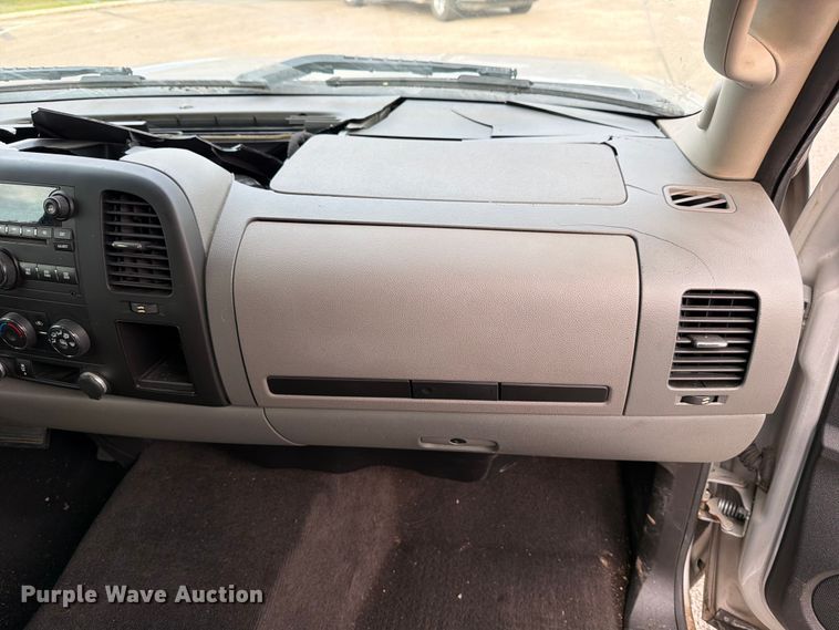 image for item FB8166 2013 Chevrolet Silverado Crew Cab pickup truck