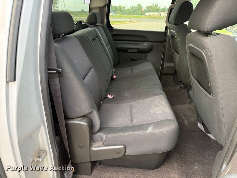 image for item FB8166 2013 Chevrolet Silverado Crew Cab pickup truck