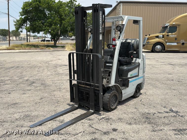 image for item FB8170 2016 UniCarriers CFS40 forklift