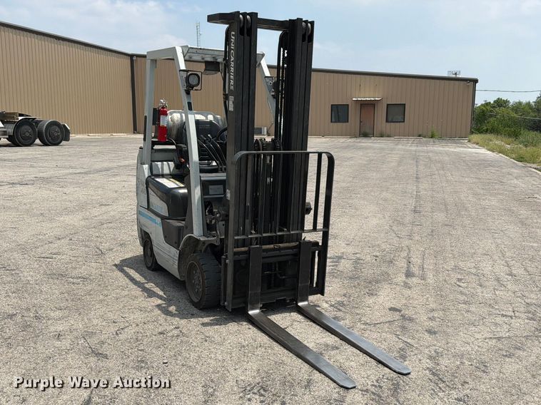 image for item FB8170 2016 UniCarriers CFS40 forklift