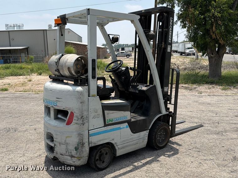 image for item FB8170 2016 UniCarriers CFS40 forklift