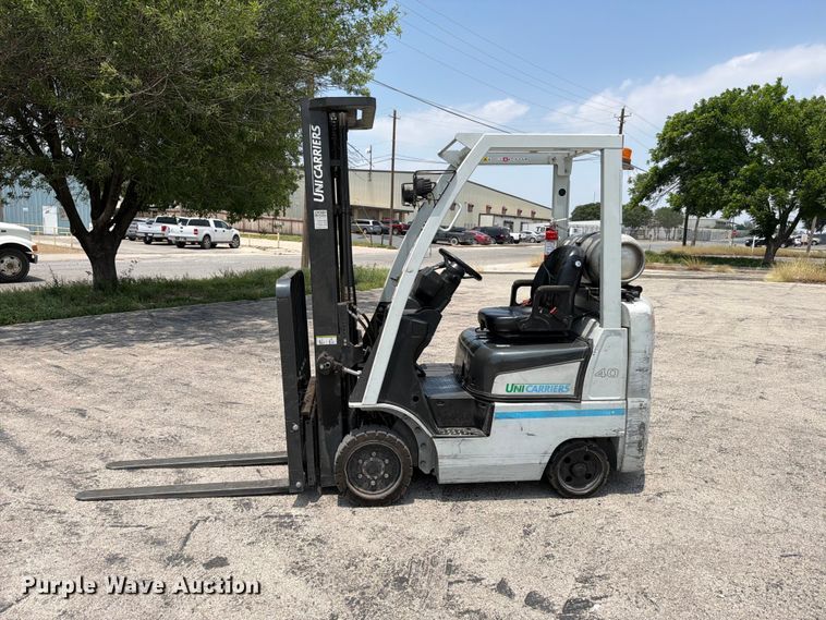 image for item FB8170 2016 UniCarriers CFS40 forklift