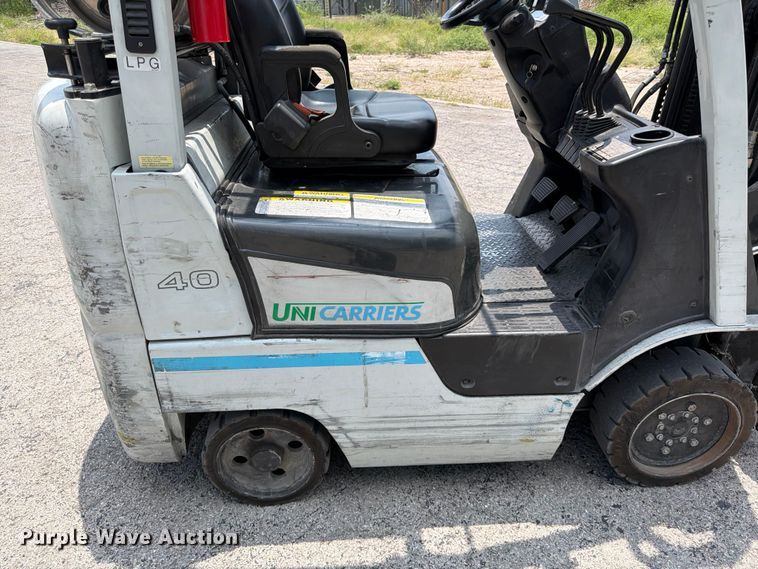image for item FB8170 2016 UniCarriers CFS40 forklift