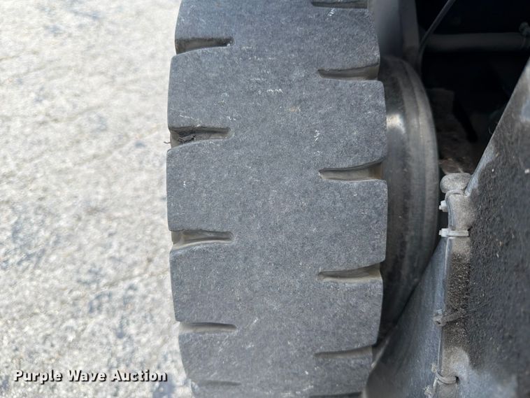 image for item FB8170 2016 UniCarriers CFS40 forklift
