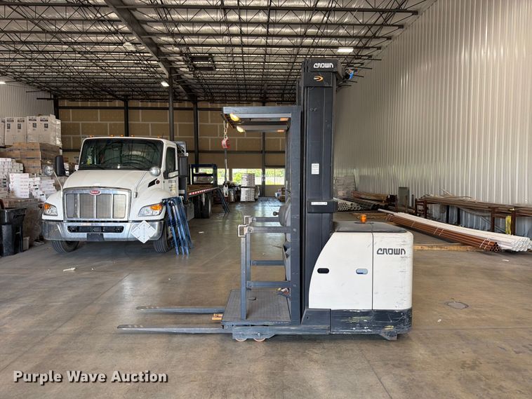image for item FB8203 2017 Crown SP3520-30 order picker